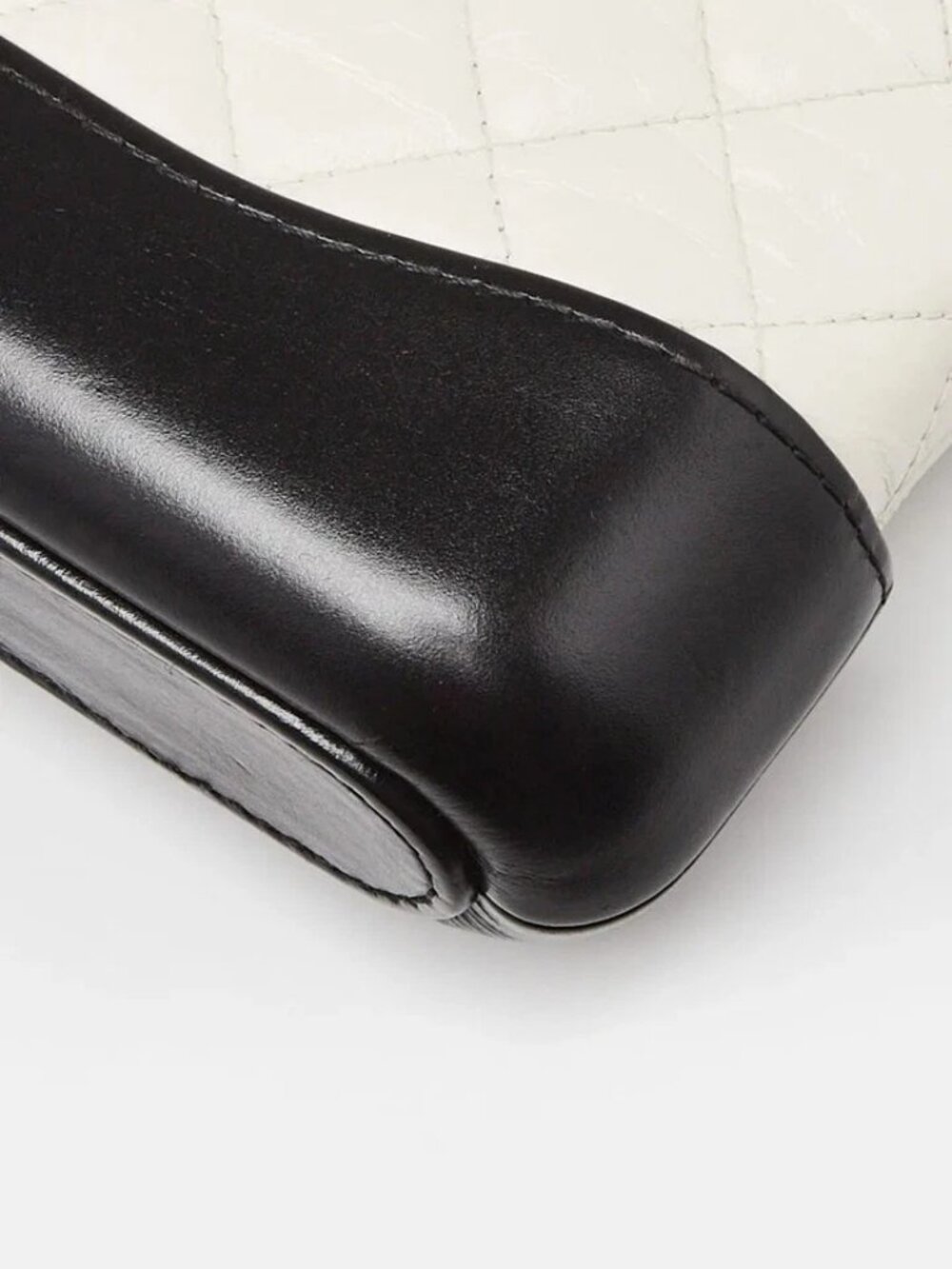 Chanel White/Black Quilted Calfskin Leather Gabrielle Clutch with Chain Bag - Picture 4 of 10
